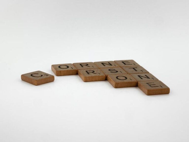 חדשנות בלמידת אותיות: תחרות חיתוך צורות והרכבת מילים